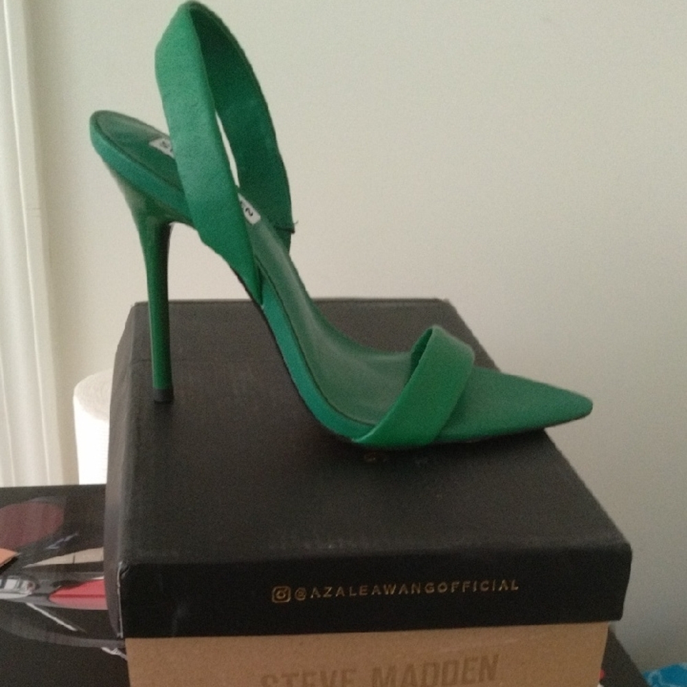 Steve Madden Green Pointed-Toe Slingback Stiletto